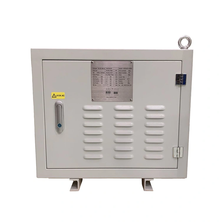 ¿Cómo reduce un transformador de tipo seco los riesgos de energía en interiores?